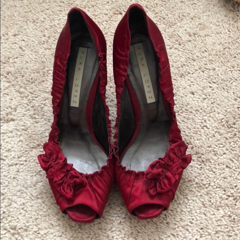Pura Lopez pumps